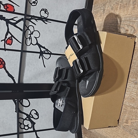 Astral Black Webber Sandals Size 9 NWT - Picture 5 of 11